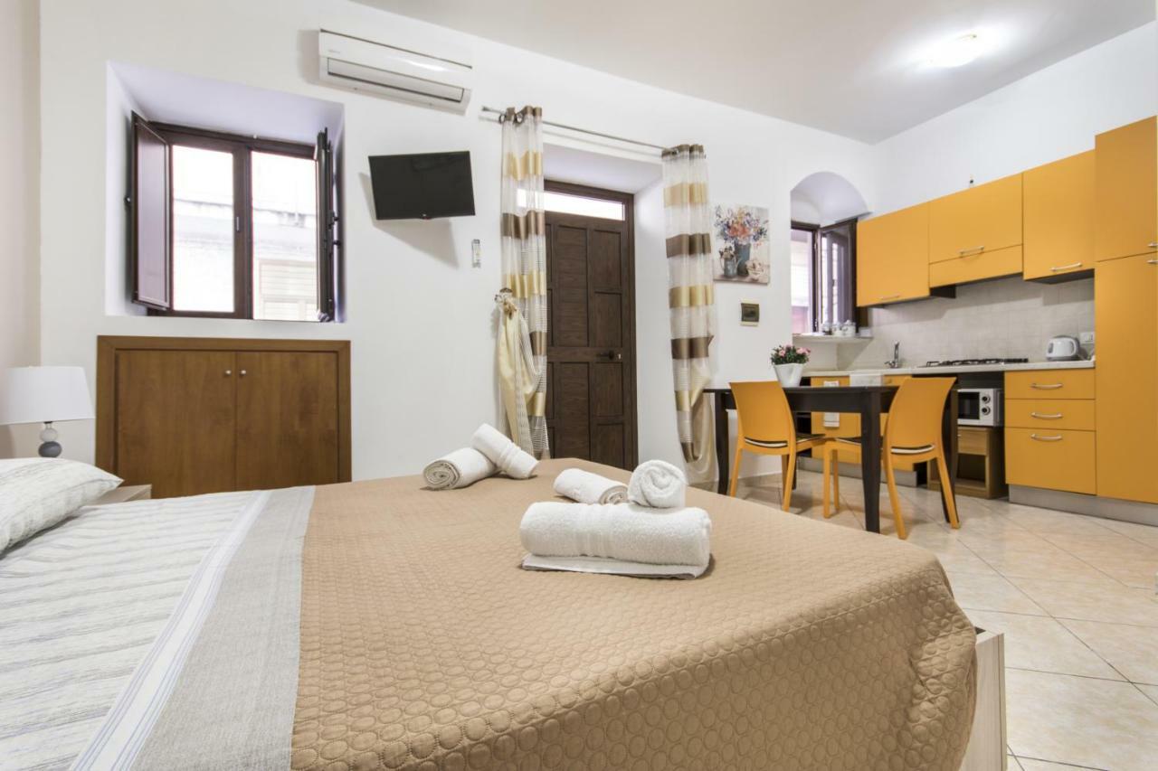 In Centro Rooms Vicino Cefalu Self-Chek-In Campofelice Di Roccella Dış mekan fotoğraf