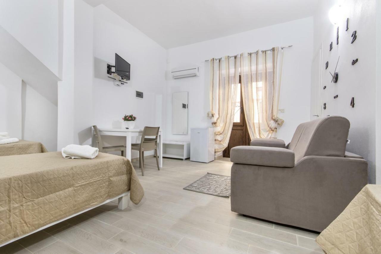 In Centro Rooms Vicino Cefalu Self-Chek-In Campofelice Di Roccella Dış mekan fotoğraf