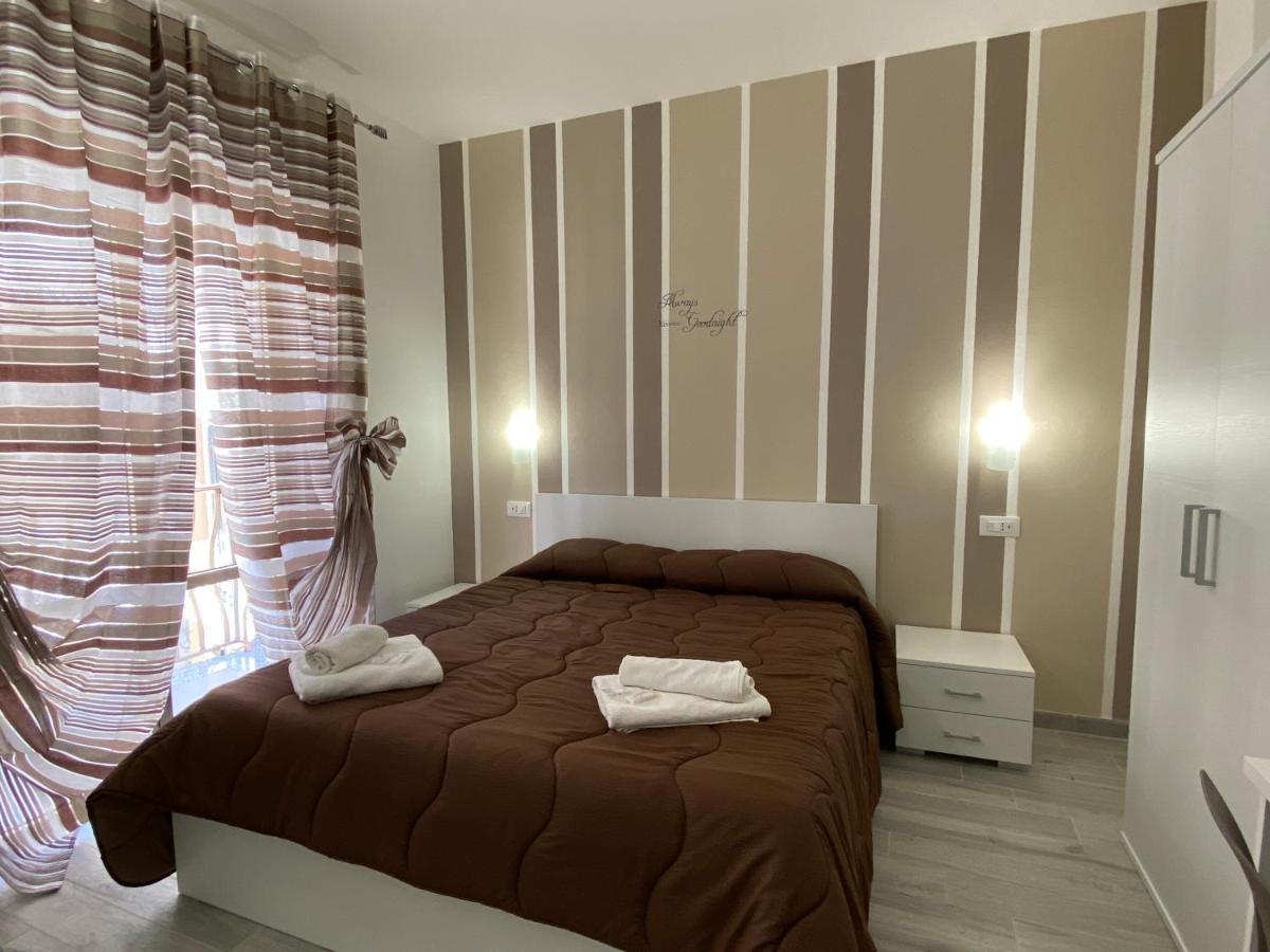 In Centro Rooms Vicino Cefalu Self-Chek-In Campofelice Di Roccella Dış mekan fotoğraf